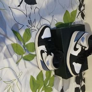 Jordan one royalty black se